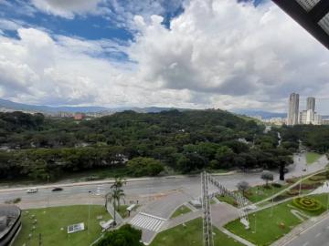 Alquiler de Amplísima oficina ubicada en Plaza Venezuela