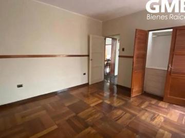 Alquiler de dpto/casita de un piso, 3 dorm en condominio...
