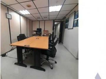 Alquilo oficina 384m2 El Recreo 3637