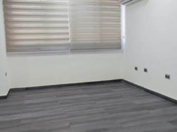 Alquilo oficina 45m2 Chacao 0394