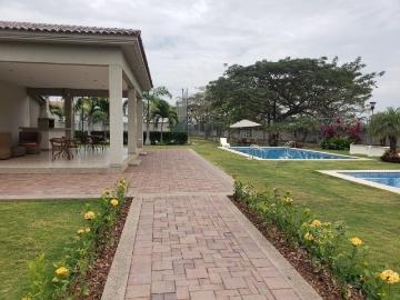 ALQUILO APARTAMENTO AMOBLADO VIA SAMBORONDÓN 3 DORMITORIOS