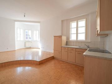 Altbau 2 Zimmer Wohnung in Wels, 48m², Einbauküche,...