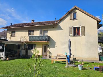 Altes Wohnhaus mit 4 vermieteten Kleinwohnungen in...