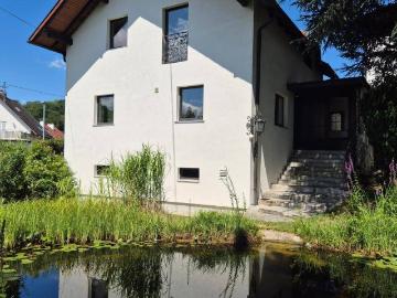 Am Gründberghof! Gepflegtes EFH mit Schwimmteich in...