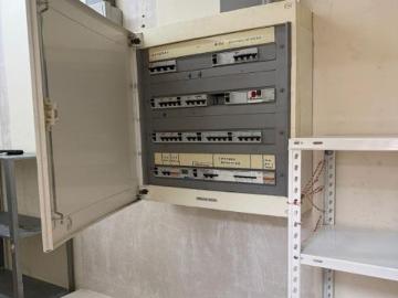 Amplio local comercial de 220 m2 útiles con extracción...