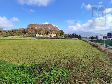 AMPLO TERRENO para VENDA junto à CIDADE PONTA DELGADA,...