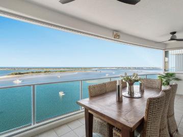 AN ICONIC GOLDEN MILE RESIDENCE WITH SPECTACULAR,...