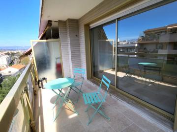 ANTIBES PROCHE PLACE DE GAULLE Appartement 3 pièces 64...