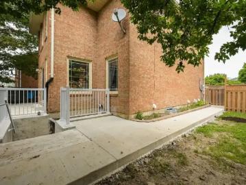 Apartment 3 Bedroom For Rent Brampton ON 2350 ELS104863918