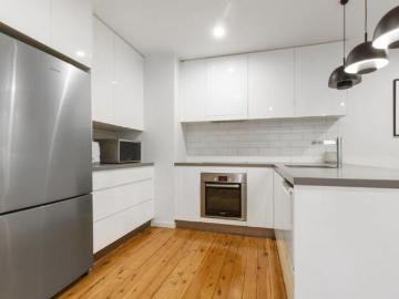 Apartment 3 Bedroom For Rent BROADBEACH QLD 2330000...