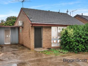 Apartment 2 Bedroom For Rent Melton South VIC ES101553901