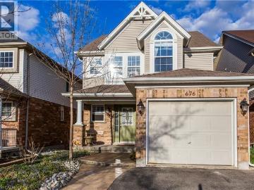 apartment at 676 BONAVISTA Drive, Waterloo, Ontario, N2K4E9