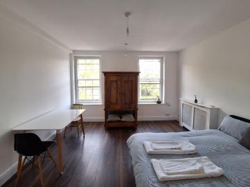 Apartment at Battersea High Street, Greater London