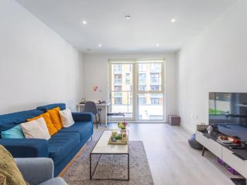 apartment in Smithy Lane, Hounslow, TW3