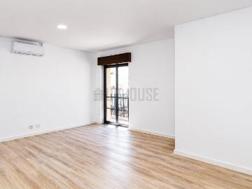 Apartamento T3 com Garagem, Remodelado Abraveses 110m²...