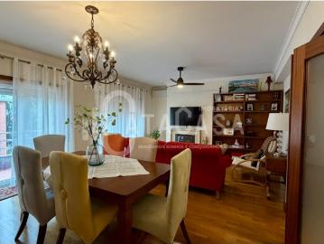 Apartamento T3 'Duplex' para venda na Borralha