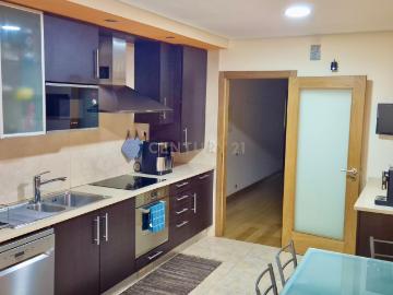 Apartamento T3 com garagem na Meadela, Viana do Castelo