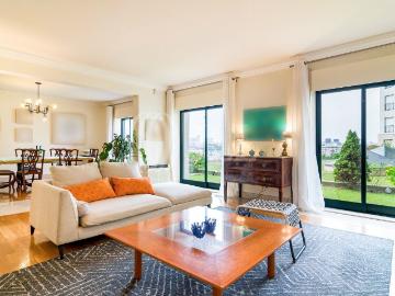 Apartamento T3 em condomínio com garagem, Graça, Lisboa...