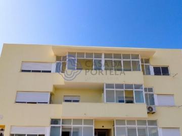 Apartamento T3 no 2º andar com 2 WC, Varanda fechada,...