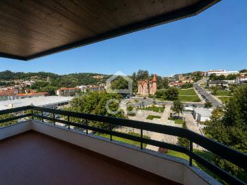 Apartamento T3 no centro de Alcobaça 132m² Alcobaça