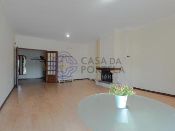Apartamento T3 no centro de Trofa 132m² Bougado Santiago
