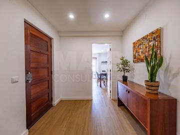 Apartamento T3 Renovado com Garagem Box – Cidade Nova,...