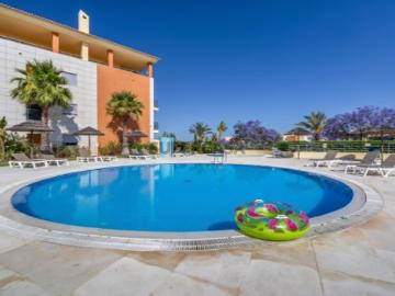 Apartamento T1+1 com piscina, elevador e 2 lugares de...
