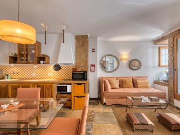 Apartamento T1 Duplex | Antigas Cocheiras de Edifício de...