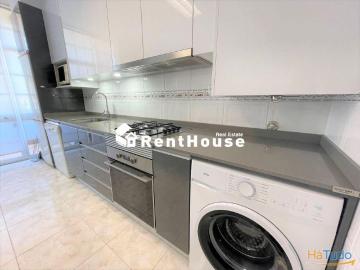 Apartamento T2 com garagem à Marginal | 26094082230