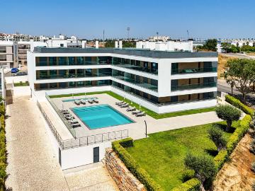 Apartamento T2 moderno em condomínio privado com piscina...