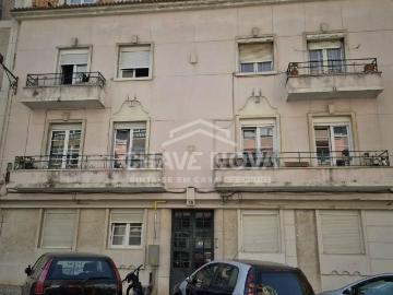 Apartamento T2 Renovado na Bempostinha, Arroios
