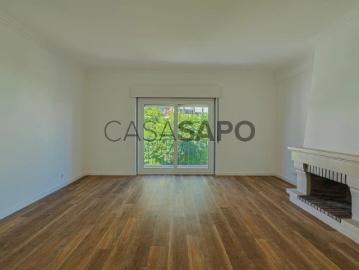 Apartamento T3+1 Duplex para alugar em Cascais
