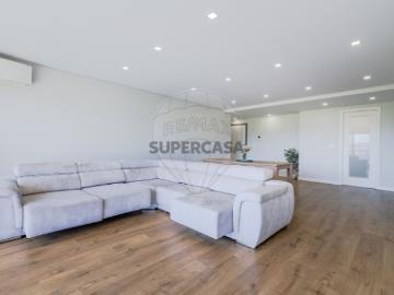 Apartamento T4 em Loures