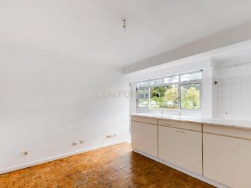 Apartamento T4 no Centro de Alcobaça | Pronto a Habitar...