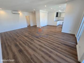 Apartamento T4 com BOX, 1 Parqueamento e Arrecadação |...