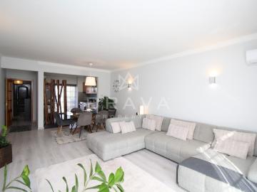 Apartamento com 2 quartos varanda sul em Pêra 153m²...
