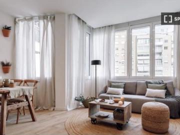 Apartamento de 2 dormitorios en alquiler en L' Eixample