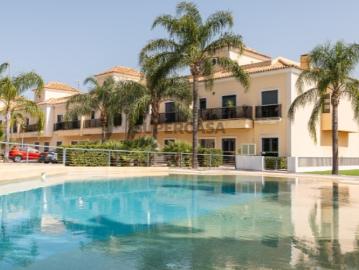 Apartamento de luxo de 3 quartos com piscina e garagem...