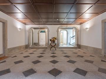 Apartamento duplex de luxo em palácio histórico em Viana...