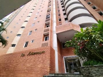 Apartamento en Venta en urb El Bosque EM 8370480