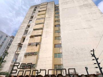 Apartamento en venta en La Urb Lomas del Este AAA 10270994