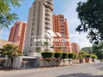 Apartamento en Venta en Maracaibo Tierra Negra Zulia 150...