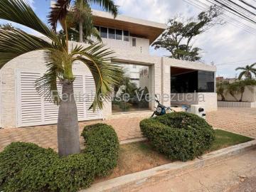 Apartamento en Venta en Maracaibo Zulia 142 m2. 3 hab