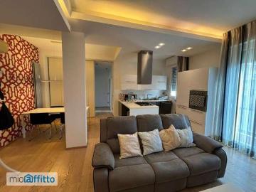 Appartamento arredato con terrazzo Saffi