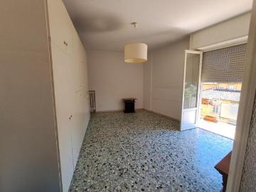 APPARTAMENTO di 3 vani e di 70 mq FIRENZE rif. AAJ386