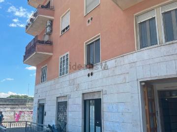 Appartamento in affitto di 75 m² in Via Livorno