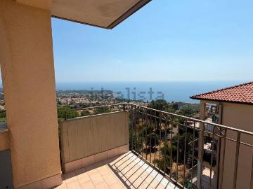Appartamento in affitto di 85 m² in Via Chiusa della...