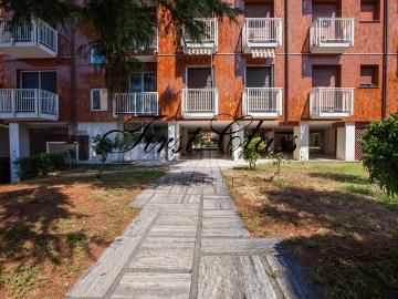 Appartamento in affitto di 95 m² in Via Fratelli Zoia, 49