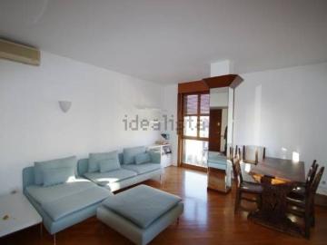 Appartamento in affitto di 120 m² in Piazza de Angeli...