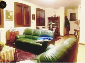 Appartamento in affitto di 150 m² in Via Abetone...